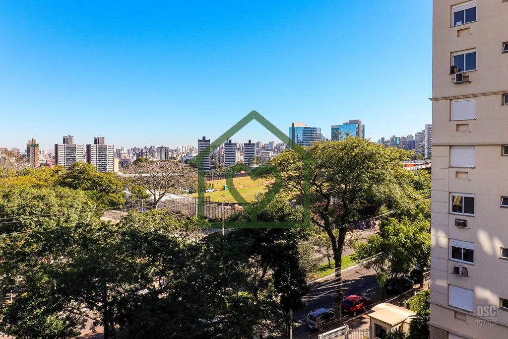 Imagem No bairro Jardim Botânico, na Rua Prof. Cristiano Fischer n° 838, este apartamento com 87,74m² de...