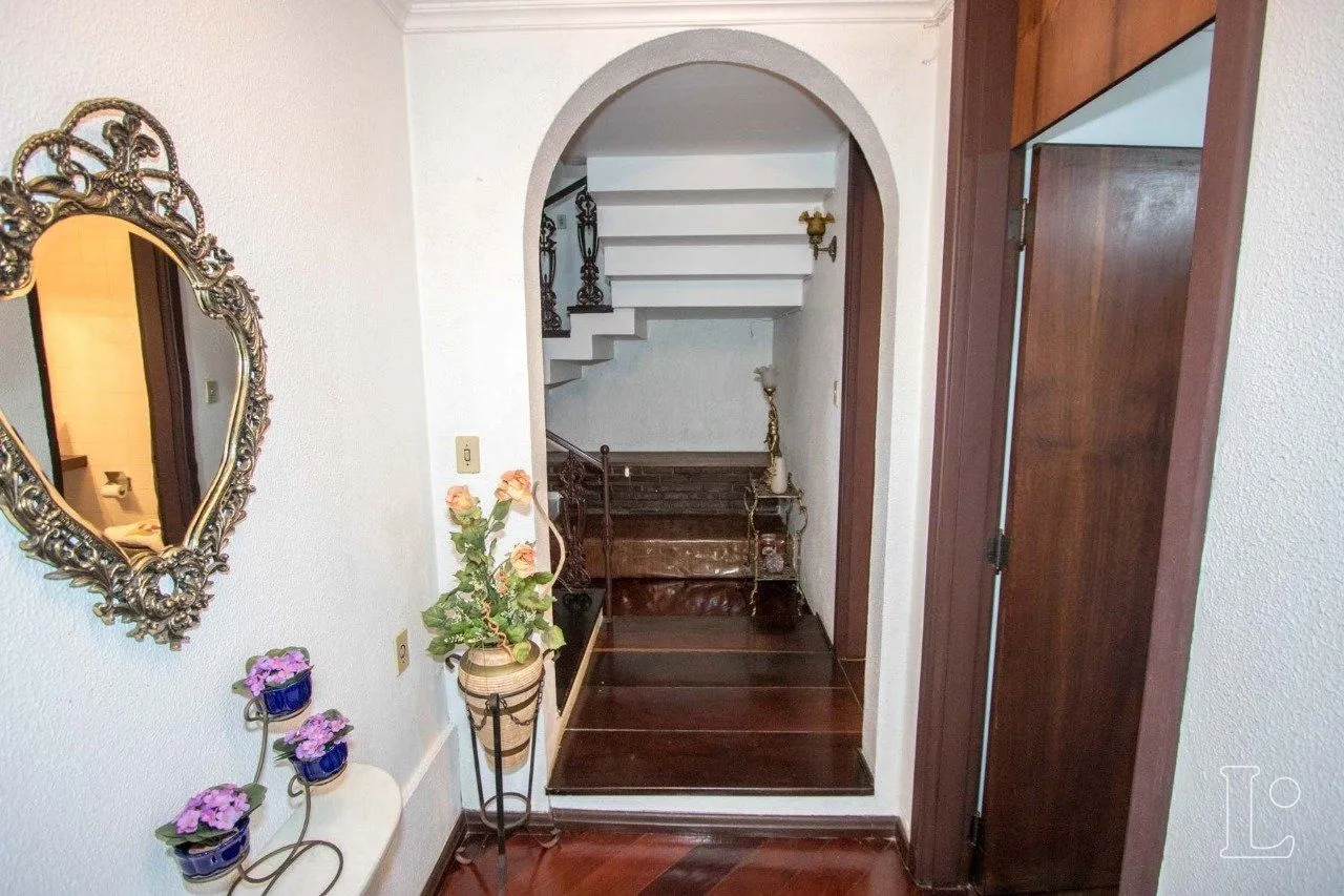 Imagem Casa para Venda - 485m², 4 dormitórios, sendo 1 suites, 3 vagas - Cristal