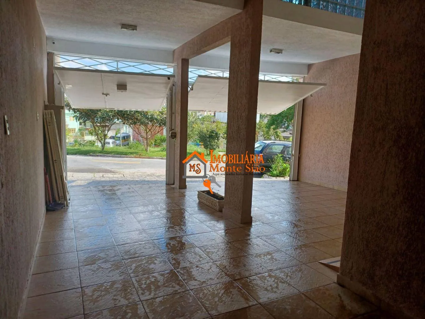 Imagem Sobrado com 3 dormitórios à venda, 220 m² por R$ 695.000,00 - Jardim Palmira - Guarulhos/SP