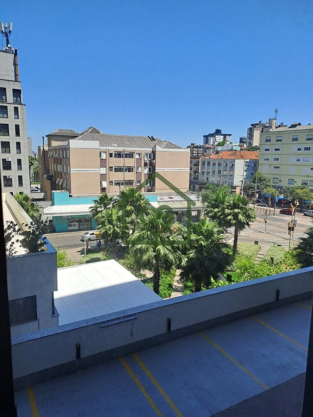 Imagem Excelente sala no MEDPLEX EIXO NORTE na TORRE SAÚDE. Possui 2 banheiros. Complexo com salas, clíni...