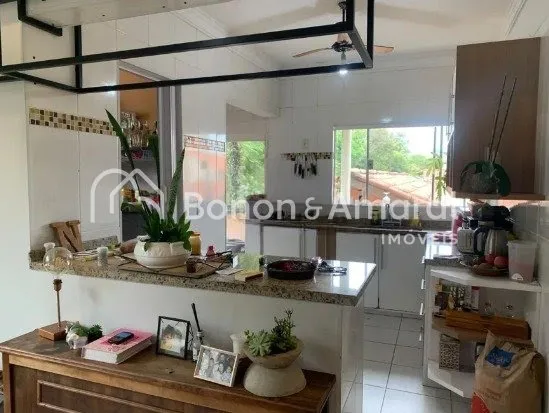 Imagem Casa Espaçosa com Piscina e Energia Solar no Condomínio Tabatinga - Valinhos