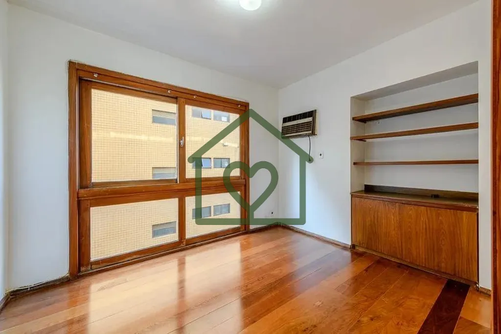 Imagem No coração do bairro mais cobiçado de Porto Alegre, este refúgio de 120m² privativos é a oport...