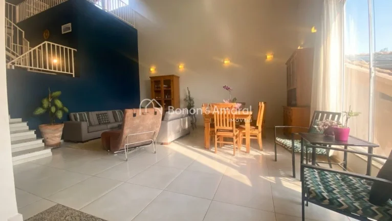Imagem Linda casa no Loteamento Caminhos de São Conrado.

Projeto que privilegia integração, 
conforto e...