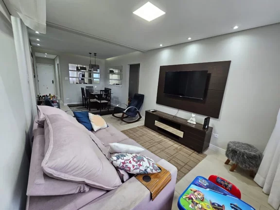 Imagem Apartamento Reformado de 2 Quartos na Quadra da Praia, ao lado Shopping Praiamar
