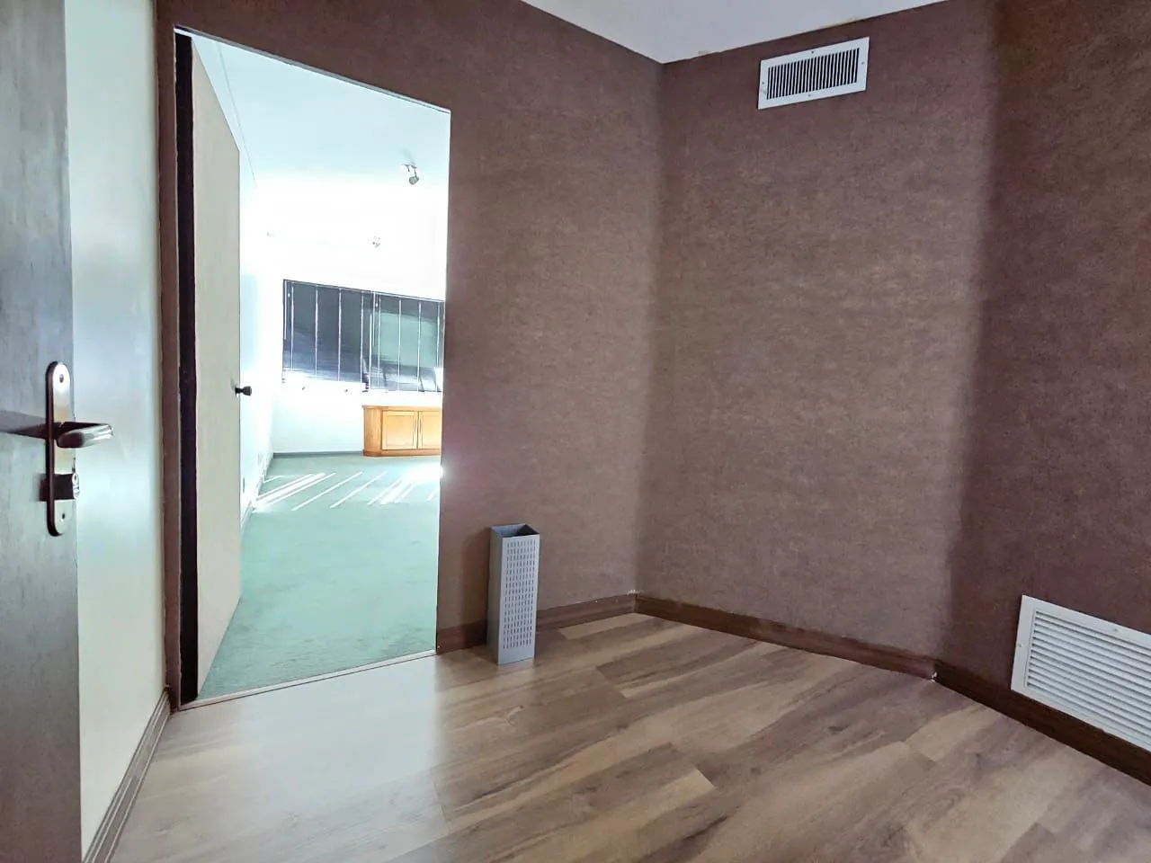 Imagem Conjunto Comercial com 2 salas para alugar em Moinhos de Vento, Porto Alegre