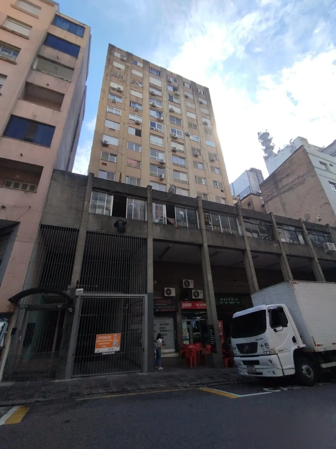 Imagem Apartamento de 2 dormitórios com dependência - 75 m² | Rua Riachuelo