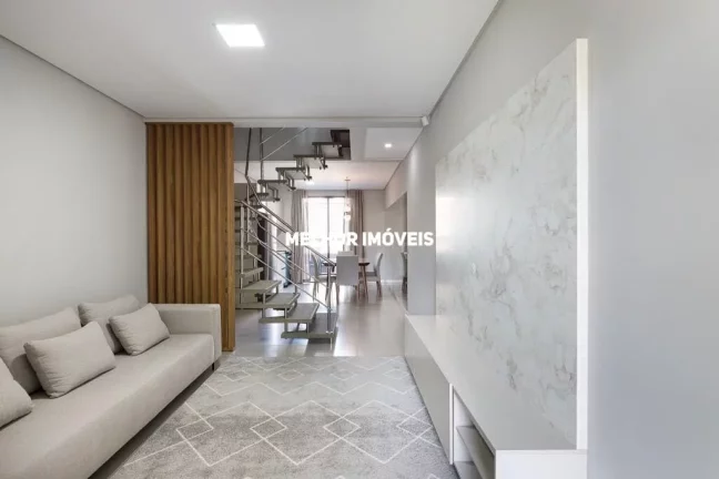 Imagem Casa Triplex perto do mar na praia de Canto Grande á venda em Bombinhas -SC