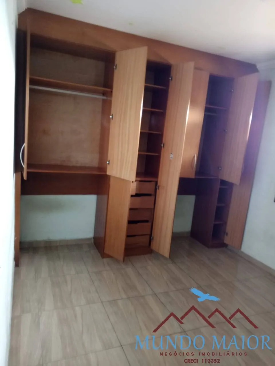 Imagem Casa assobradada com piscina e salao comercaial /Aceita permuta - 290m2!!!
