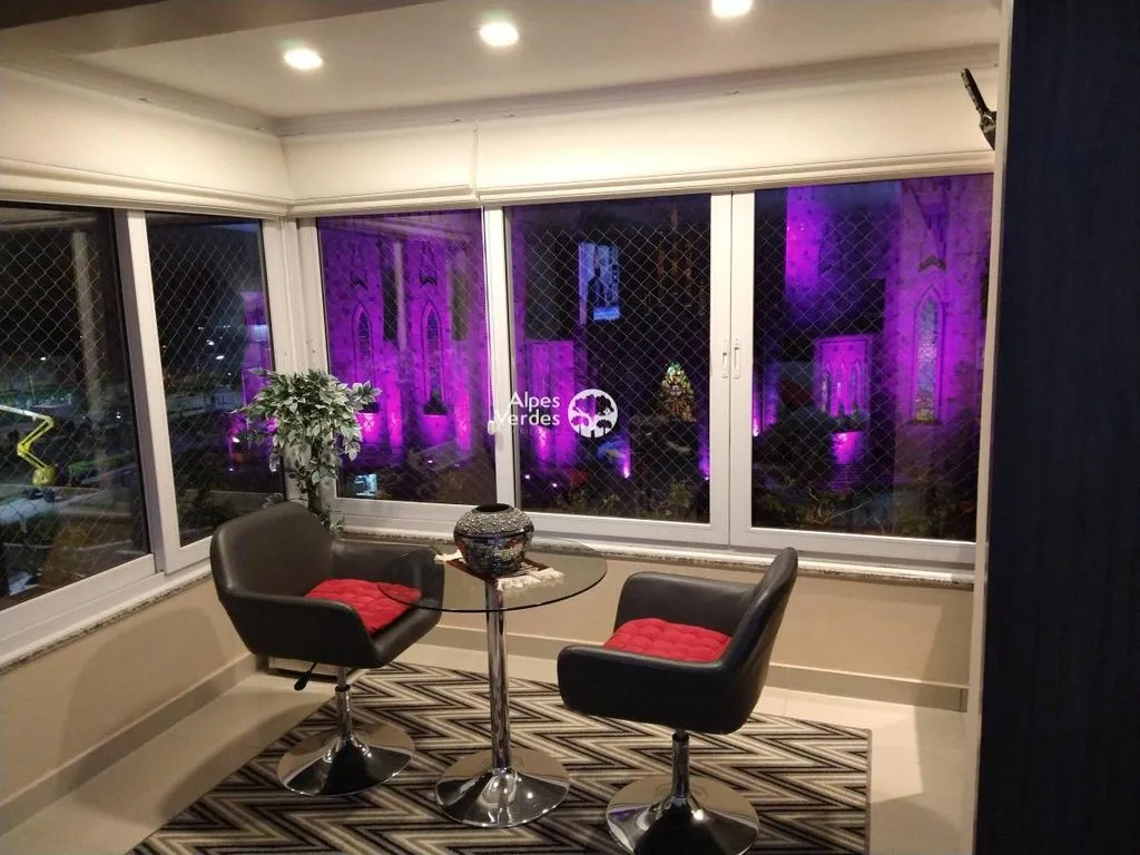 Imagem Vende-se apartamento em frente a Catedral de Pedra com 3 dormitorios mobiliado