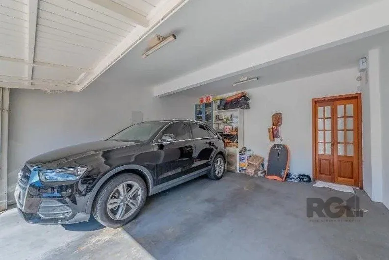 Imagem Casa 221m² - 3 dormitórios, 1 suíte, 4 vagas de garagem no bairro Vila Assunção