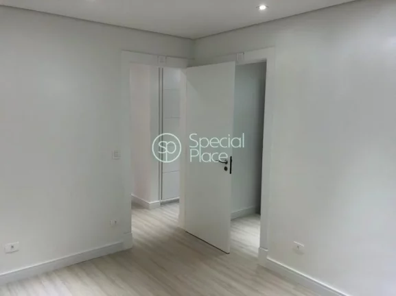 Imagem Apartamento charmoso, muito claro e arejado. Sala espaçosa com terraço e lareira; escritório e sa...