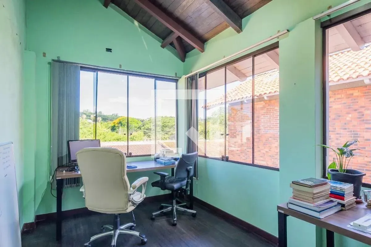 Imagem Casa á venda com 3 dormitórios no bairro Ipanema em Porto Alegre