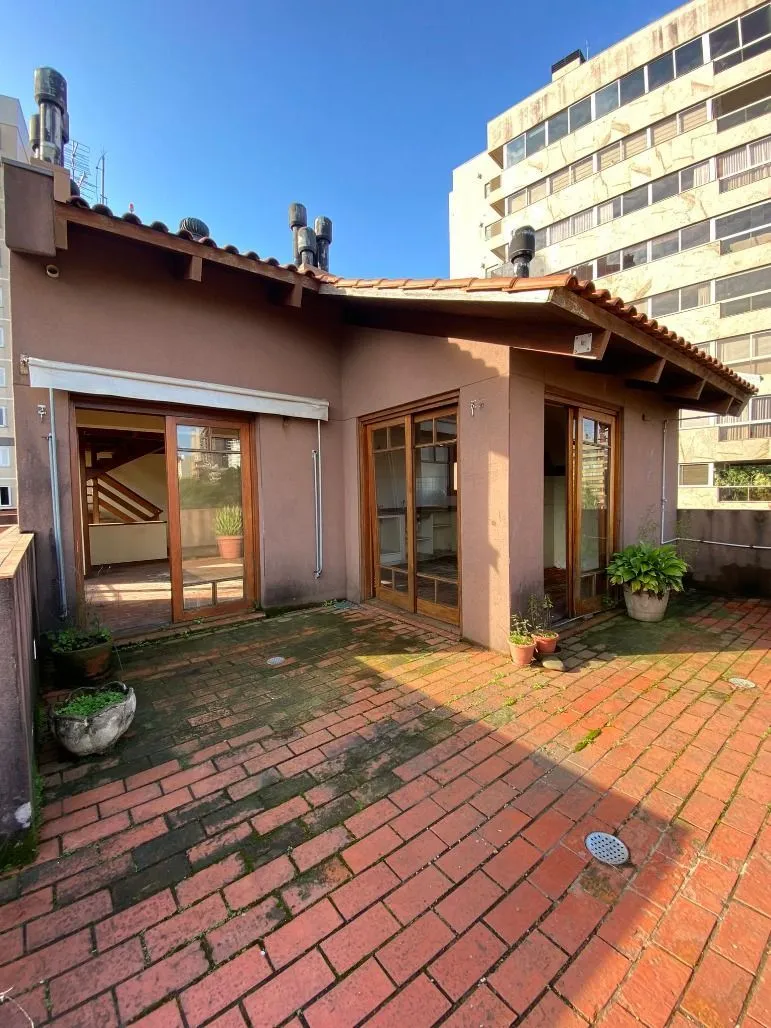 Imagem Cobertura 196m² 3 dorm. 1 Suíte + 2 vagas Petrópolis - Porto Alegre