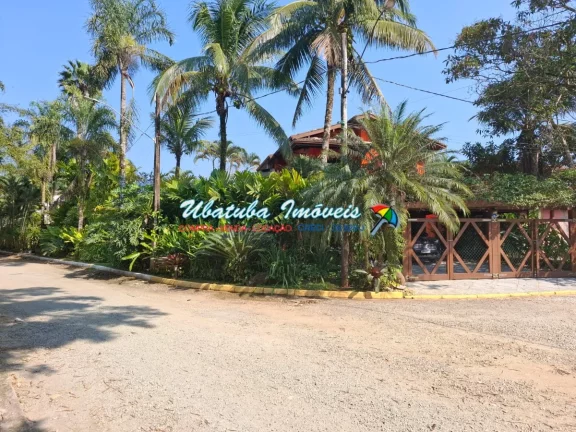 Foto do imóvel Linda casa em condomínio fechado com 04 dormitórios