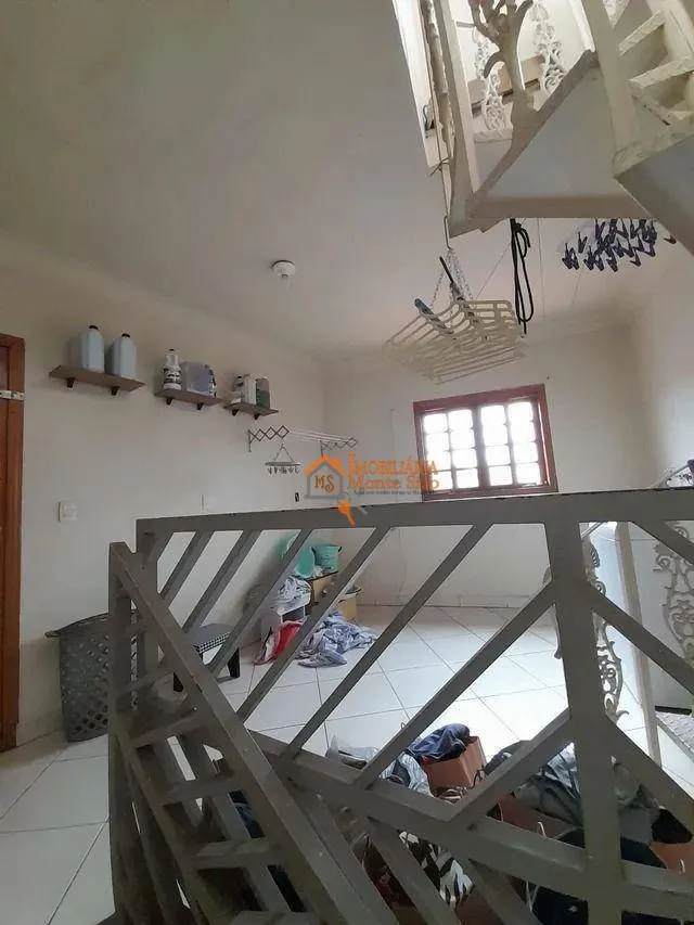 Imagem Sobrado com 3 dormitórios à venda, 236 m² por R$ 689.000,00 - Ponte Grande - Guarulhos/SP