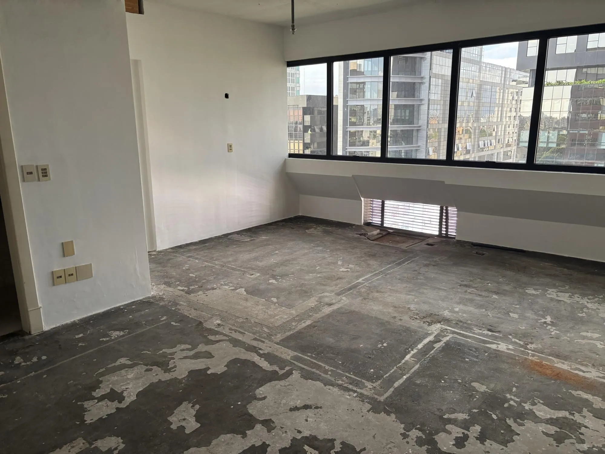 Imagem Vende 7 salas com área privativa de 308,67m² no coração da nova Carlos Gomes