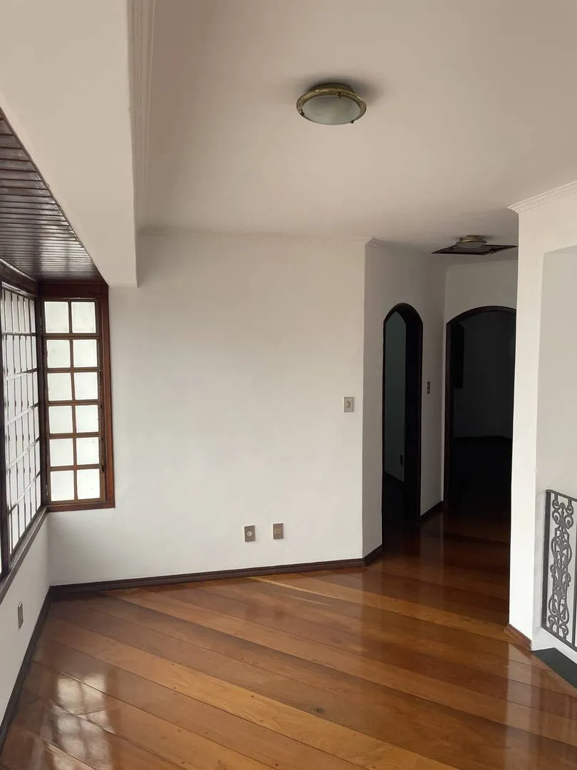 Imagem Casa Vila Fernandes - 308M², 4 Dorms, 1 Suíte, 5 Vagas, Armários.