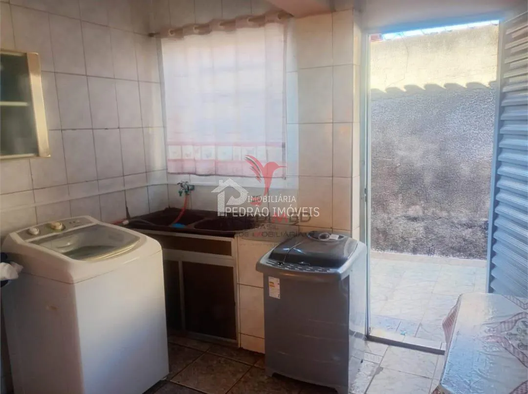 Imagem Casa de 3 quartos, 180m² no bairro Vila Éden, em Lençóis Paulista