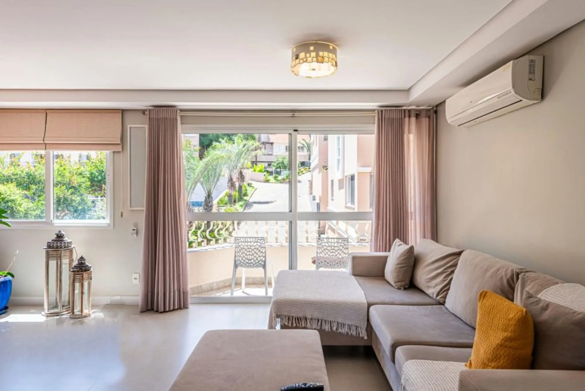 Imagem Casa de Esquina exclusiva em condominio fechado!!!