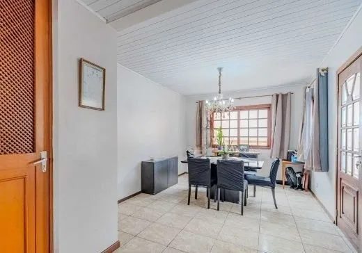 Imagem Casa em condomínio no bairro Santo Antômnio de 4 dormitórios e 2 vagas
