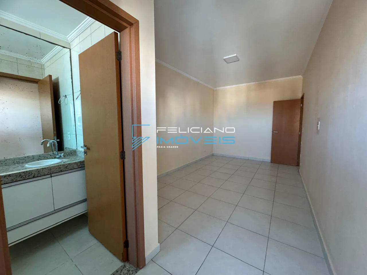 Imagem Apartamento com 2 quartos, Ocian, Praia Grande - R$ 677 mil, Cod: 6423