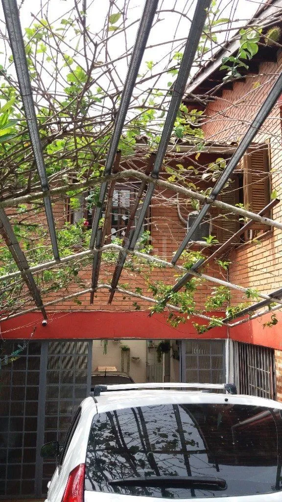 Imagem Casa para Venda - 228m², 3 dormitórios, 3 vagas - Teresópolis