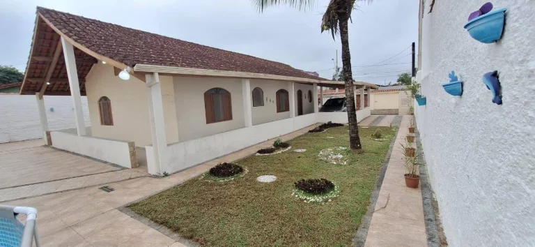 Imagem CASA TÉRREA EM 2 LOTES MAIS EDICULA