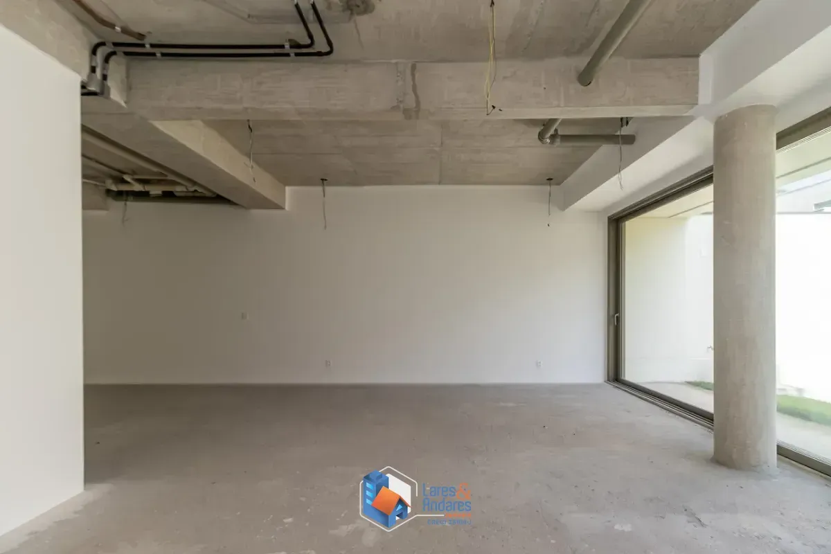 Imagem Casa no condomínio CONDOMÍNIO KINÁ ALTO DE PINHEIROS para venda com 4 quartos, sendo 4 suítes, 584m²