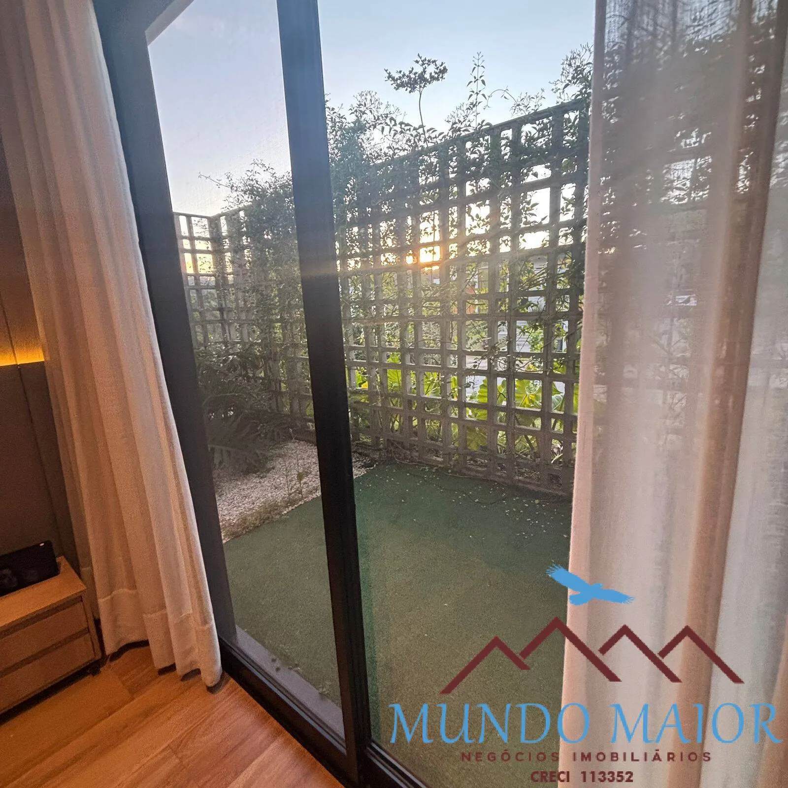 Imagem Paraíso Térreo de Luxo: Casa Tech com Rooftop Épico e Piscina Alphaville !!