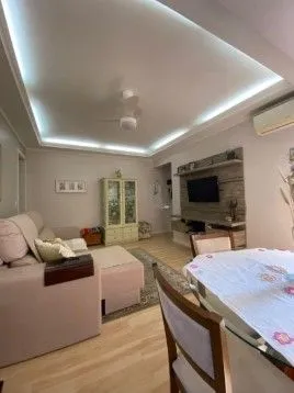 Imagem Apartamento 2 dormitórios com suíte e 2 vagas no Menino Deus