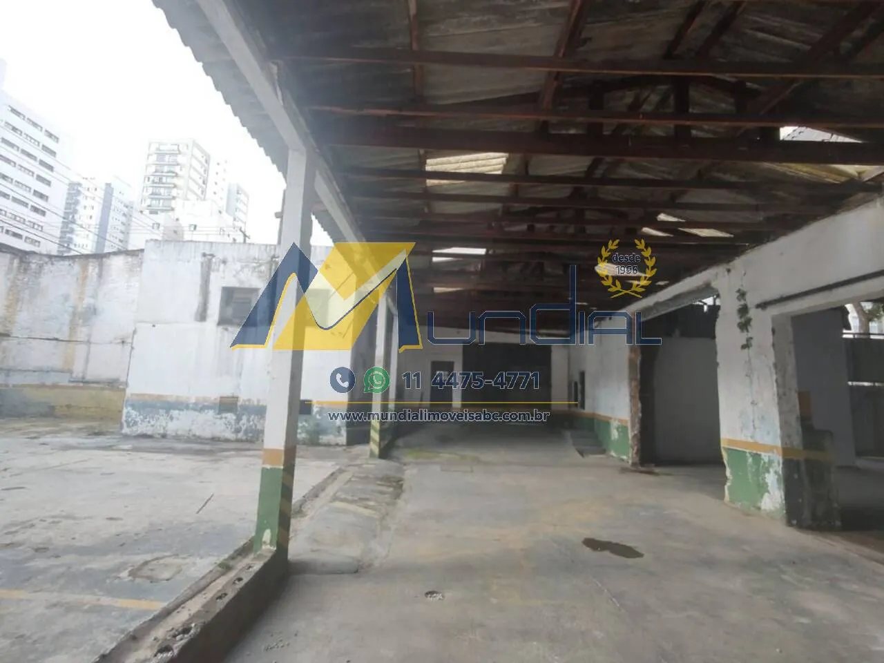 Imagem Galpão para Alugar com 944m² e 70 vagas!!!