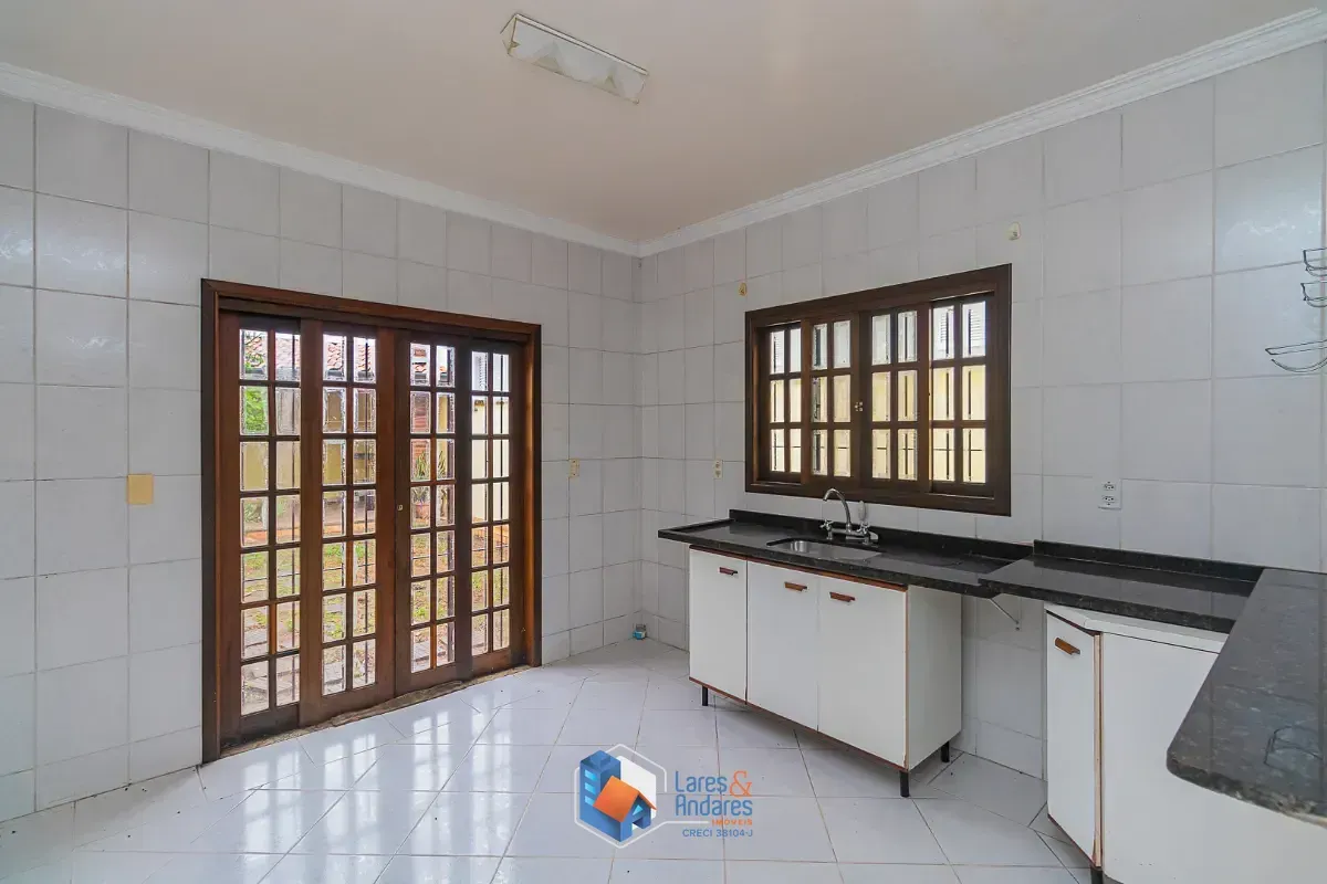 Imagem Sobrado para venda em Jardim Santa Cruz (Campo Grande) com 4 quartos, sendo 1 suíte, 151m²
