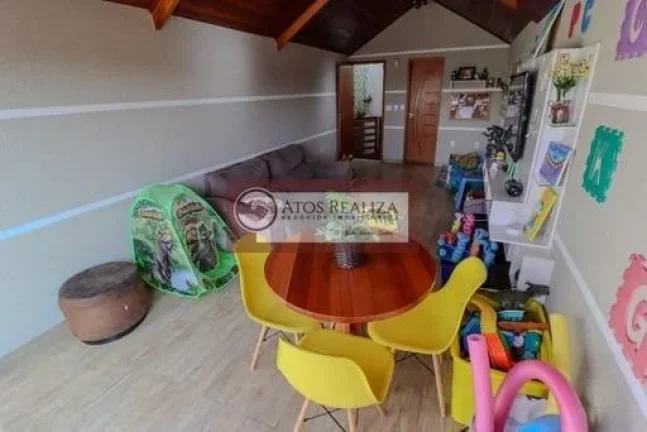 Imagem EXCLUSIVO. Vendo Super oportunidade no Jardim Sabará, região de Campo Grande, Sobrado de 163m² de Área Útil, imóvel com 3 Andares, São 3 Dormitórios, 1 sendo Suíte, Sala de Tv, Sala de Jantar, Cozinha ampla, Sótão com Sacada,lavabo, Lavanderia, Churrasque