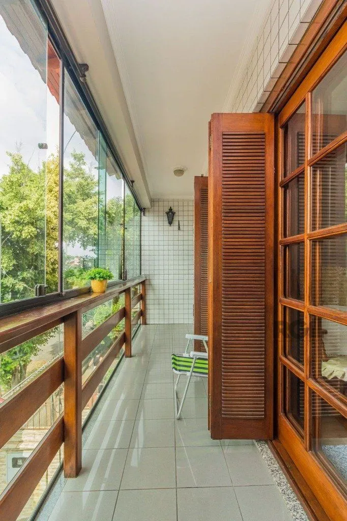 Imagem Casa de 4 dormitórios no bairro Sarandi