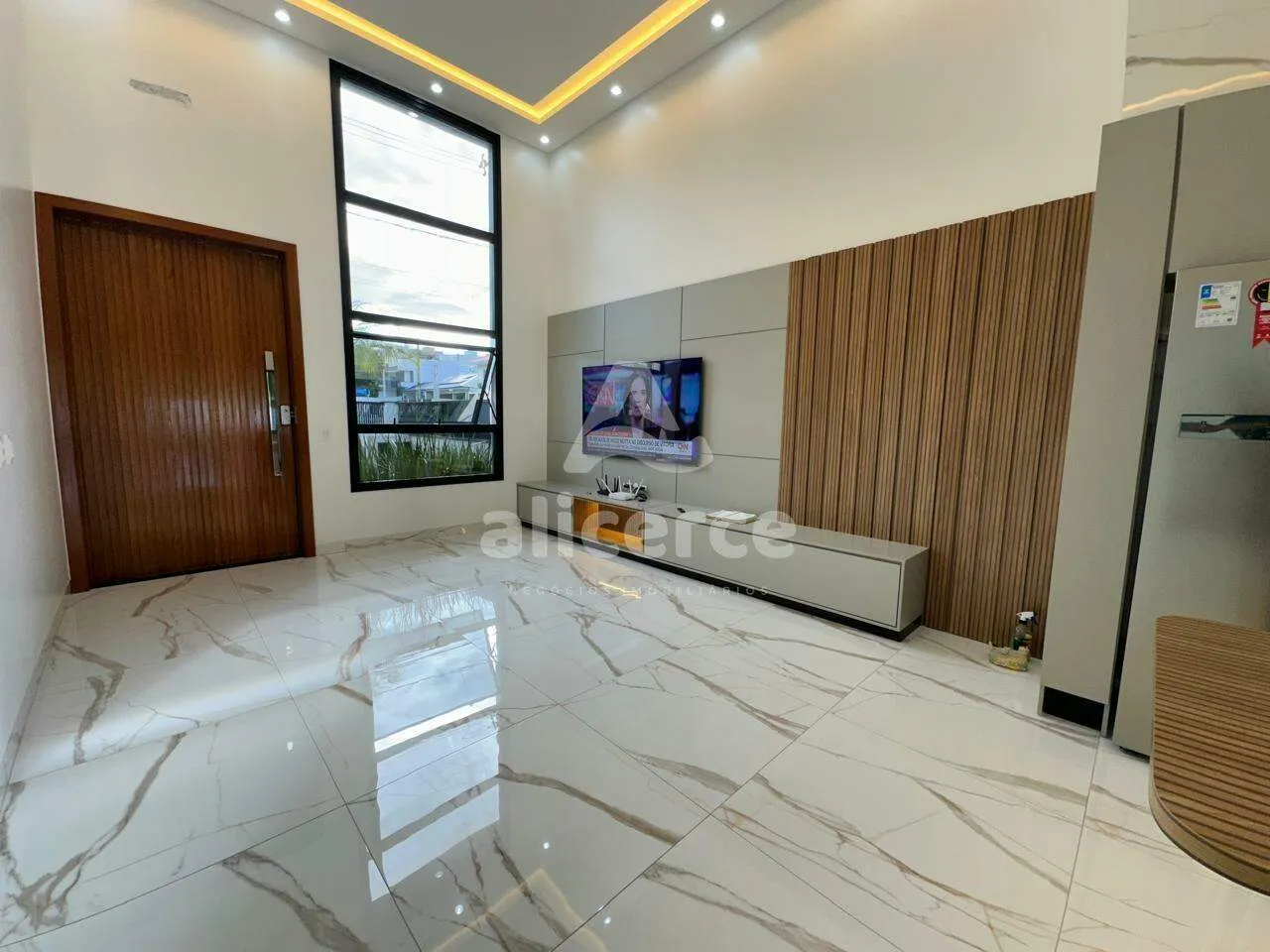 Imagem Casa mobiliada ampla, 3 dormitórios com suíte em São José - SC