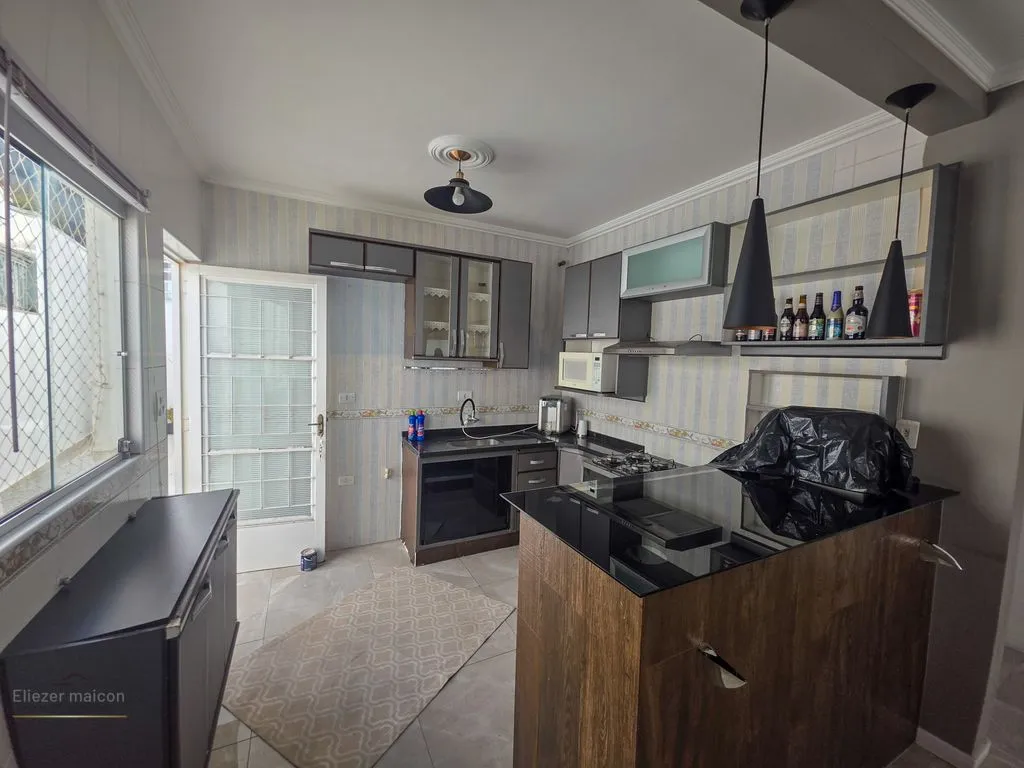 Imagem Casa com piscina, área gourmet a venda próximo ao centro de Poços de Caldas - MG