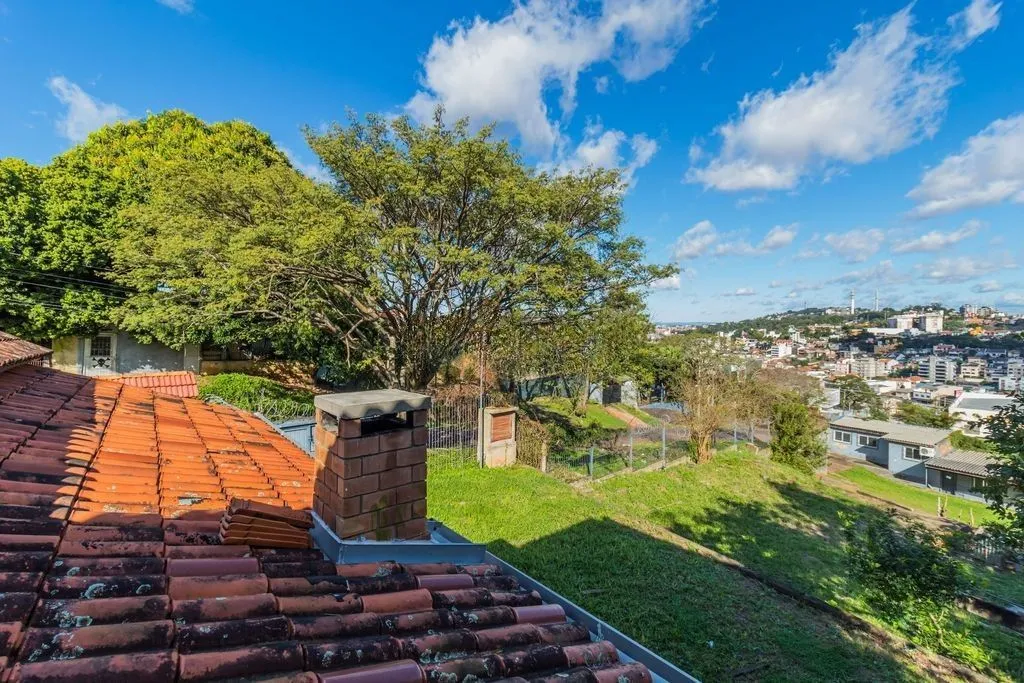 Imagem CASA 03 dormitórios, 2 suítes, 216m² privativos com piscina no BAIRRO MEDIANEIRA