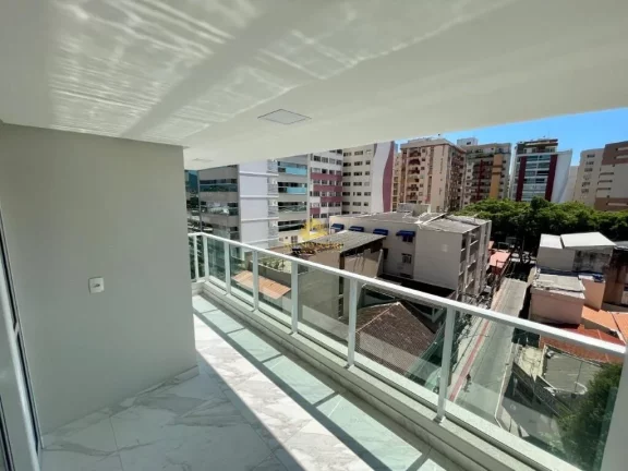 Imagem Viva com conforto, sofisticação e lazer completo a poucos metros da Praia das Castanheiras! Este a...