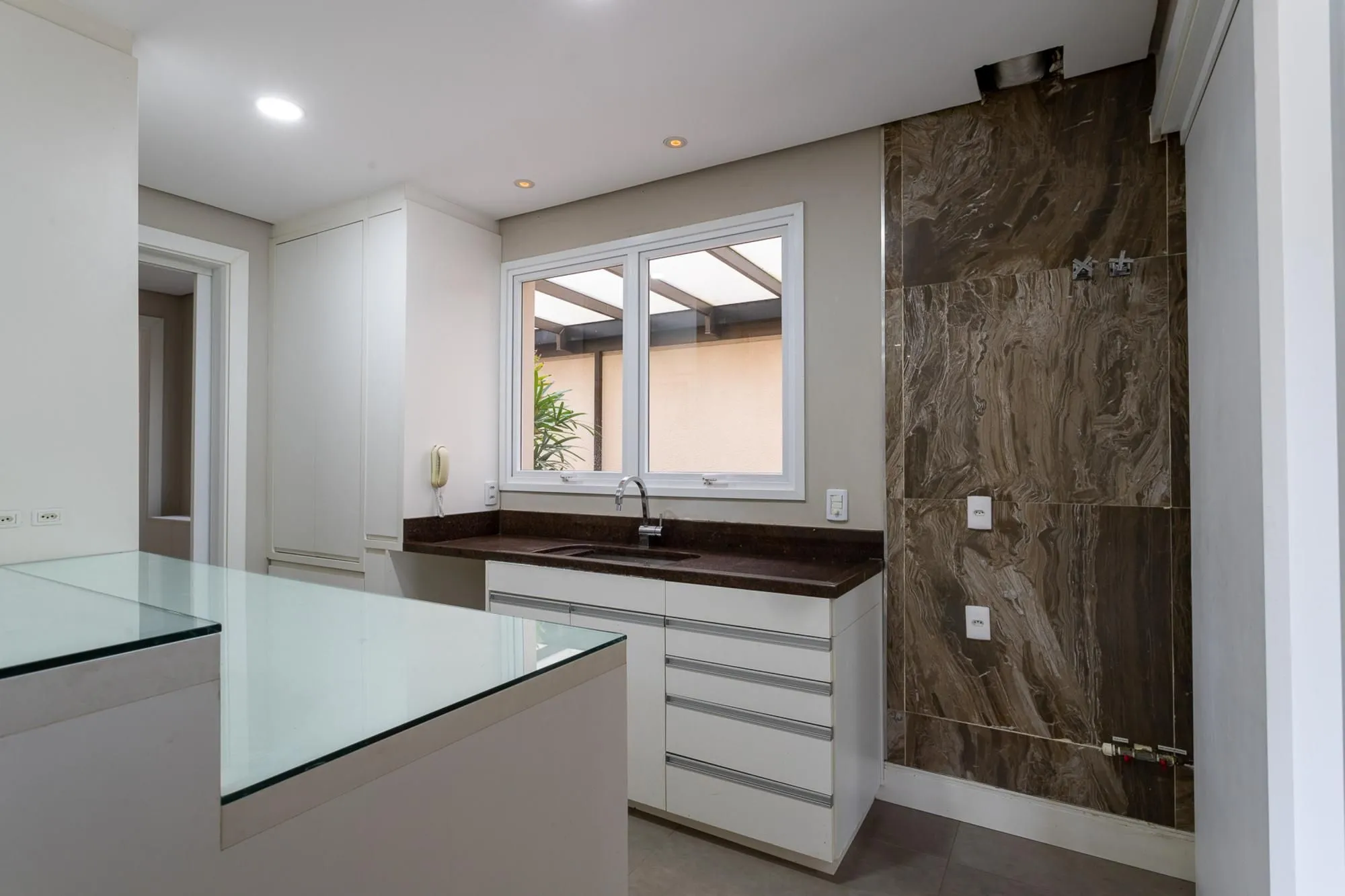 Imagem Casa Condominio para Venda - 243.72m², 3 suites, piscina,4 vagas - Terra Ville