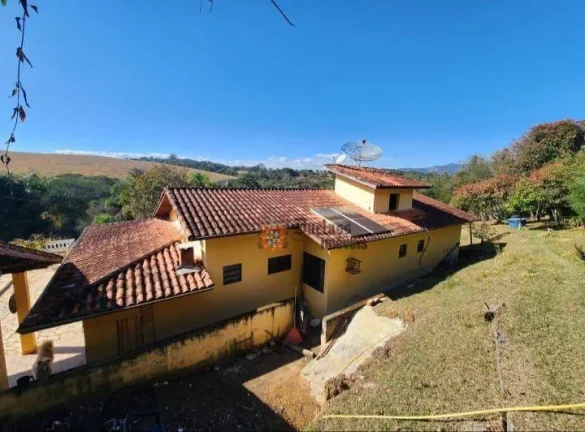 Imagem Chácara com 3 dormitórios à venda, 2700 m² por R$ 750.000,00 - Tenentes - Extrema/MG