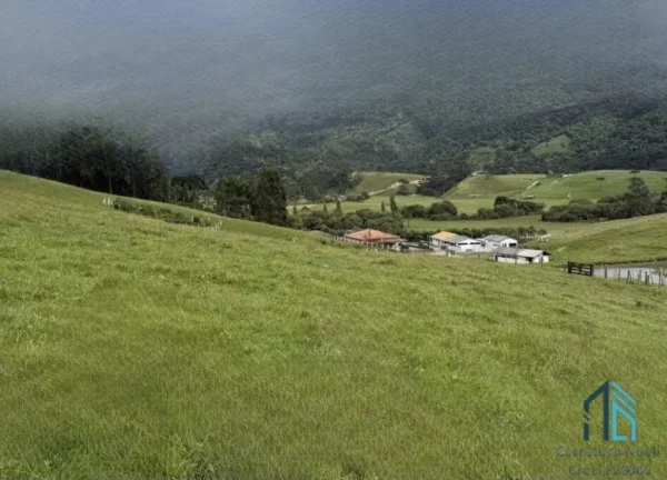 Imagem Sítio com açude, cachoeira, área verde e vista para a natureza, Serra Catarinense em Bom Retiro SC