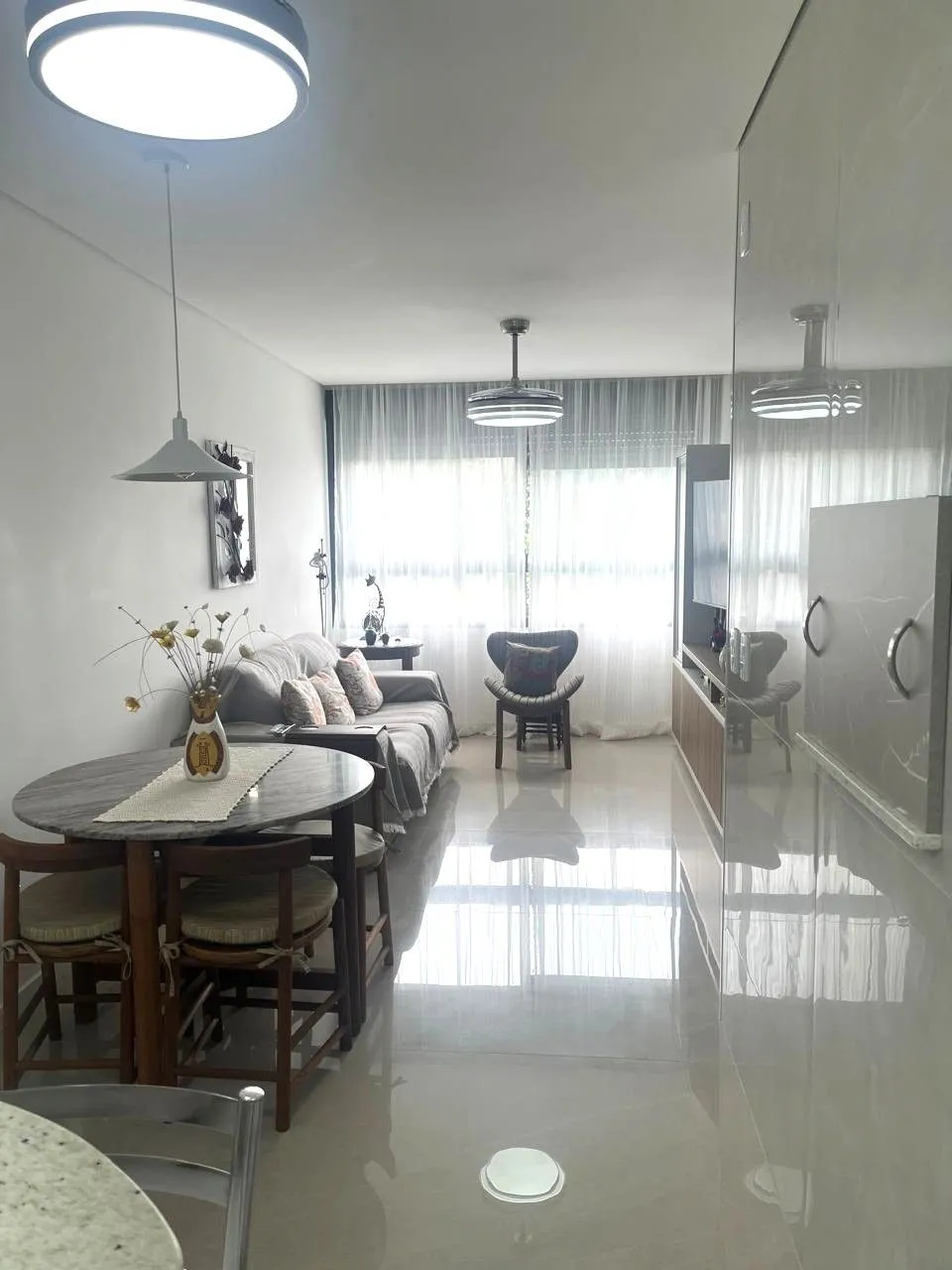 Apartamento no bairro Cristal de 2 dormitórios e vaga MOBILIADO
