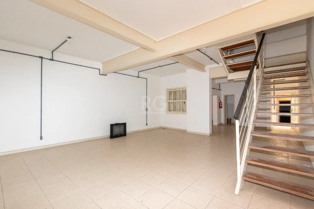 Imagem Casa para Venda - 232m², 3 dormitórios, 2 vagas - Navegantes