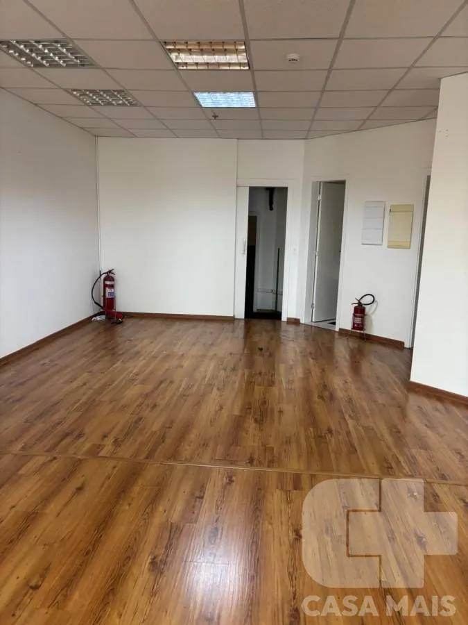 Imagem Sala Comercial para Locação em São Paulo / SP no bairro Cerqueira César