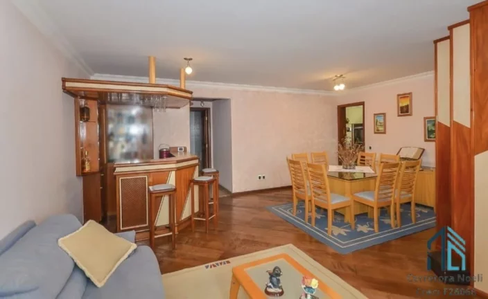 Imagem Apartamento Mobiliado, 03 quartos c/suíte, 02 vagas, 30 metros do shopping no Batel/Água Verde em Curitiba PR