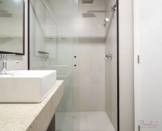 Imagem Oportunidade em Jurerê! Apartamento moderno a poucos metros da praia Este lindo apartamento à vend...