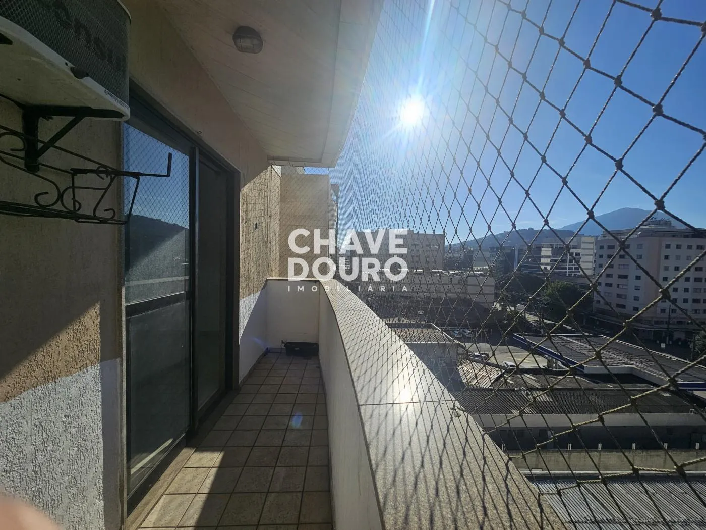 Imagem Apartamento de 2 Quartos (sendo 1 suíte com varanda) + Dependência e 1 Vaga