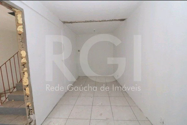 Imagem Casa para Venda - 280m², 3 dormitórios, 4 vagas - Cidade Baixa