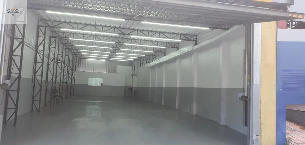 Galpão para locação no Centro de Osasco 223m² 2 wc 2 salas.