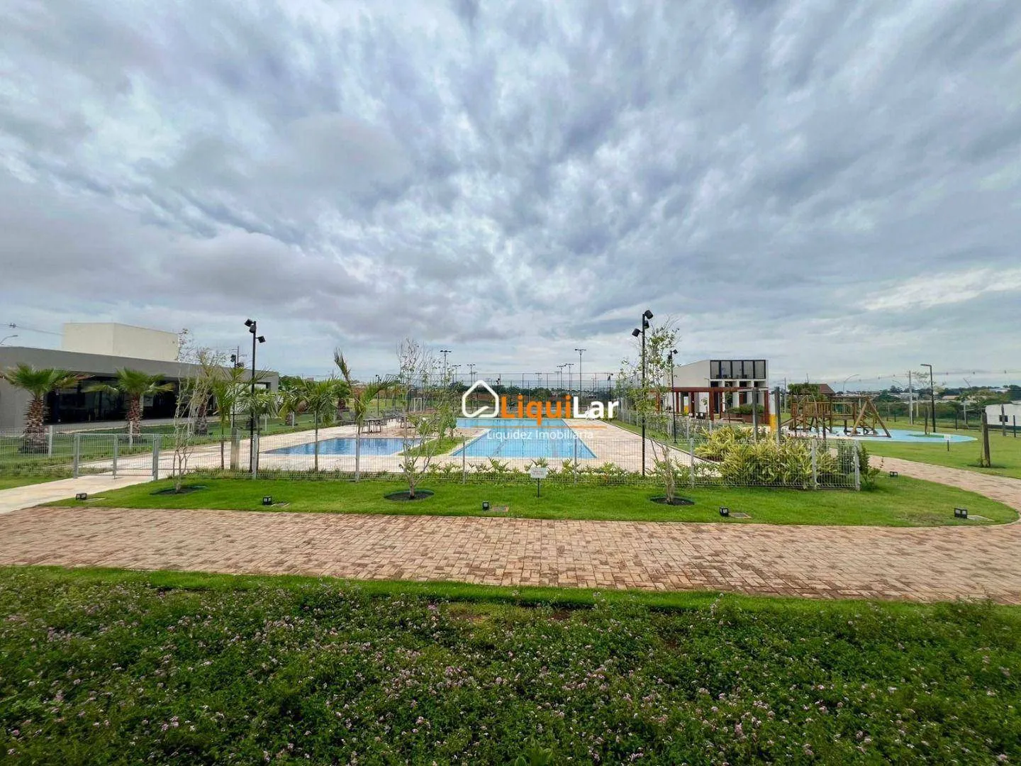 Imagem Terreno à Venda no Terras Alpha com 317 m², Excelente Topografia e Menor Valor do Condomínio